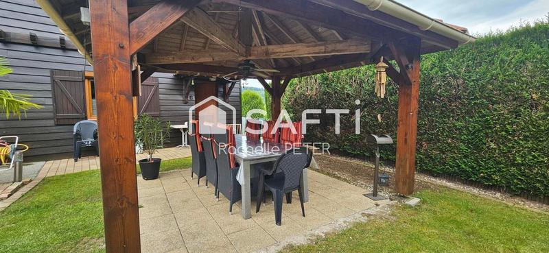 Maison - 243 m² - 14 pièces