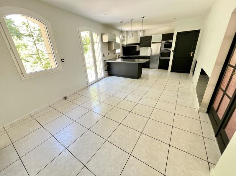 Propriété - 200 m² - 6 pièces