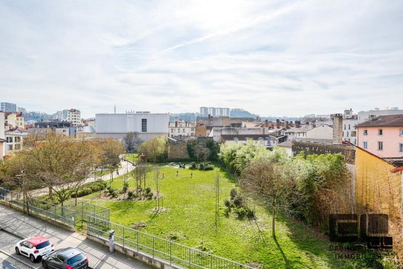 Appartement - 198 m² - 6 pièces