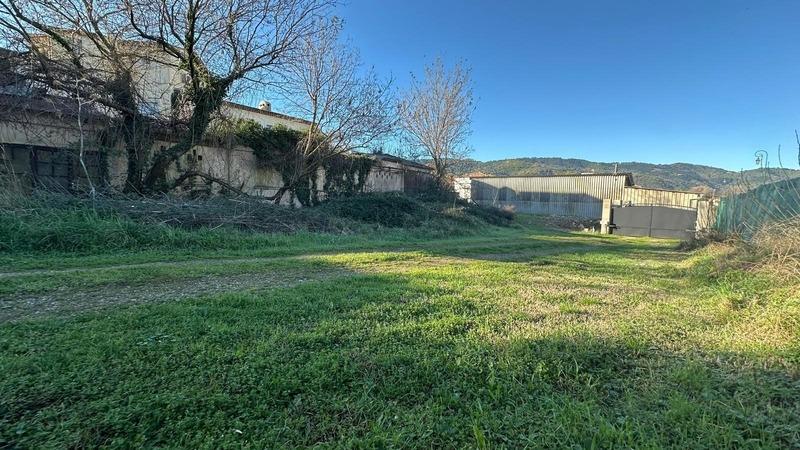 Terrain constructible - 967 m²