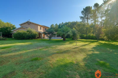 Maison - 188 m² - 5 pièces