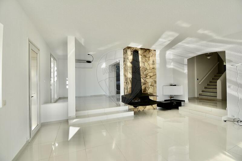 Maison d'architecte - 235 m² - 10 pièces