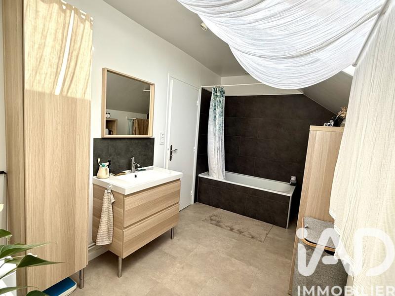 Maison - 95 m² - 4 pièces