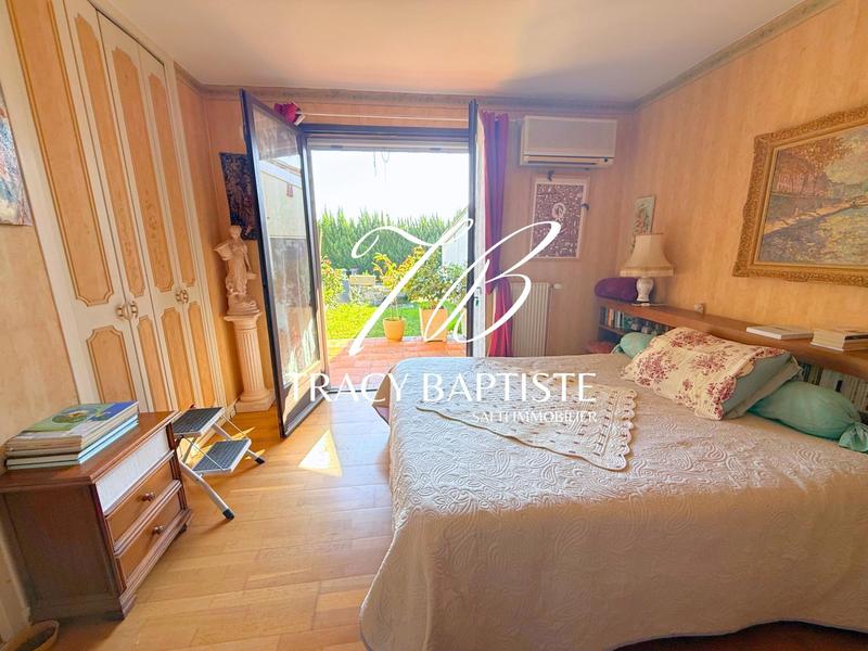 Maison - 334 m² - 9 pièces