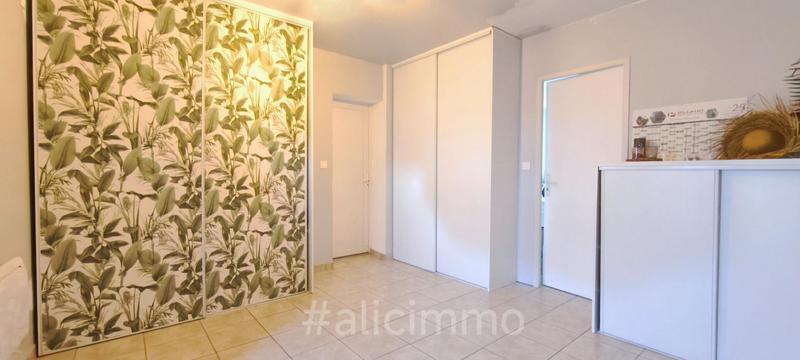 Maison - 300 m² - 8 pièces