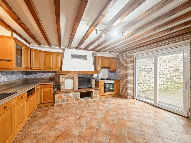 Maison - 205 m² - 9 pièces