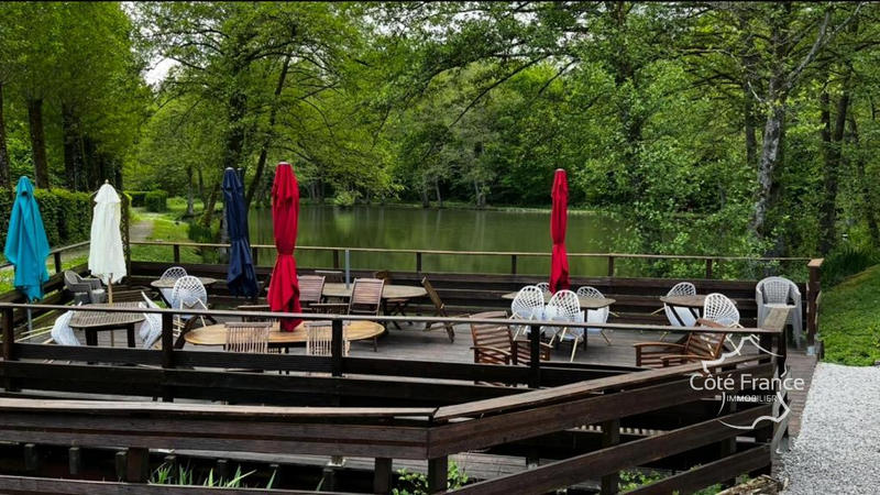 Fonds de commerce - Local commercial - 113 m²