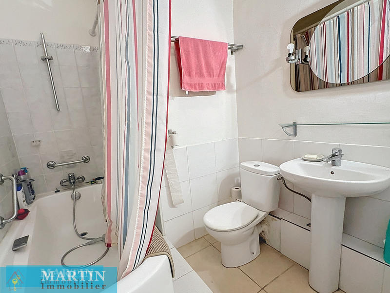 Maison - 246 m² - 8 pièces