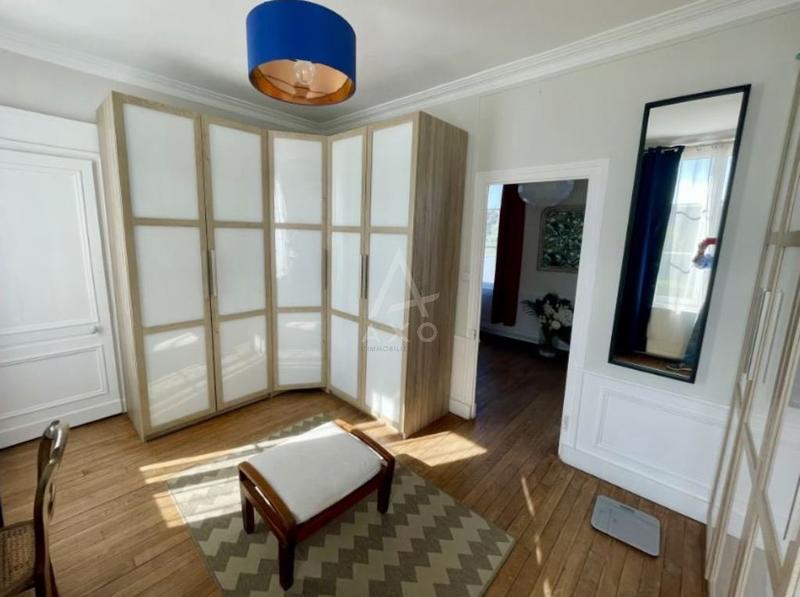 Maison - 280 m² - 11 pièces