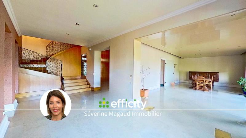 Maison - 232 m² - 6 pièces