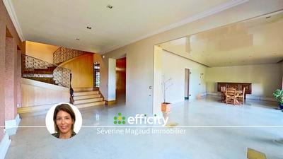 Maison - 232 m² - 6 pièces