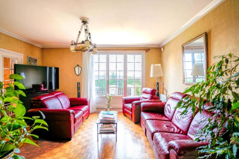 Maison - 137 m² - 7 pièces