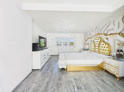 Maison - 255 m² - 6 pièces