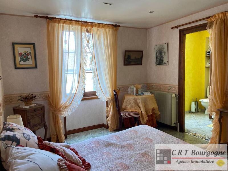 Maison ancienne - 215 m² - 7 pièces