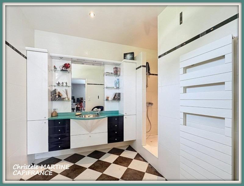 Maison - 226 m² - 7 pièces