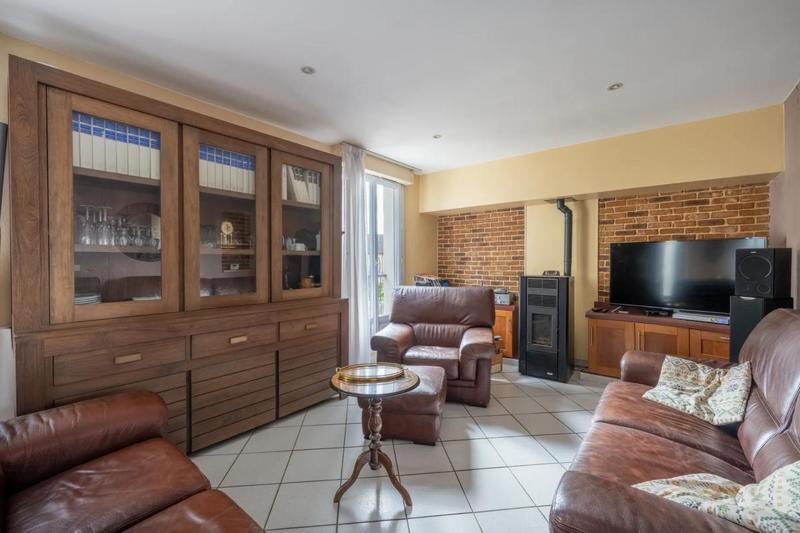 Maison - 187 m² - 8 pièces