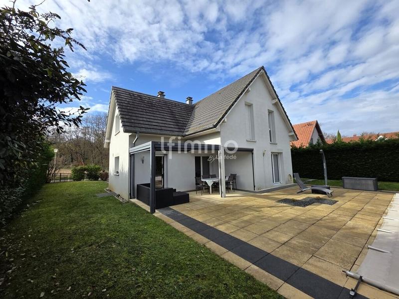 Maison - 160 m² - 8 pièces