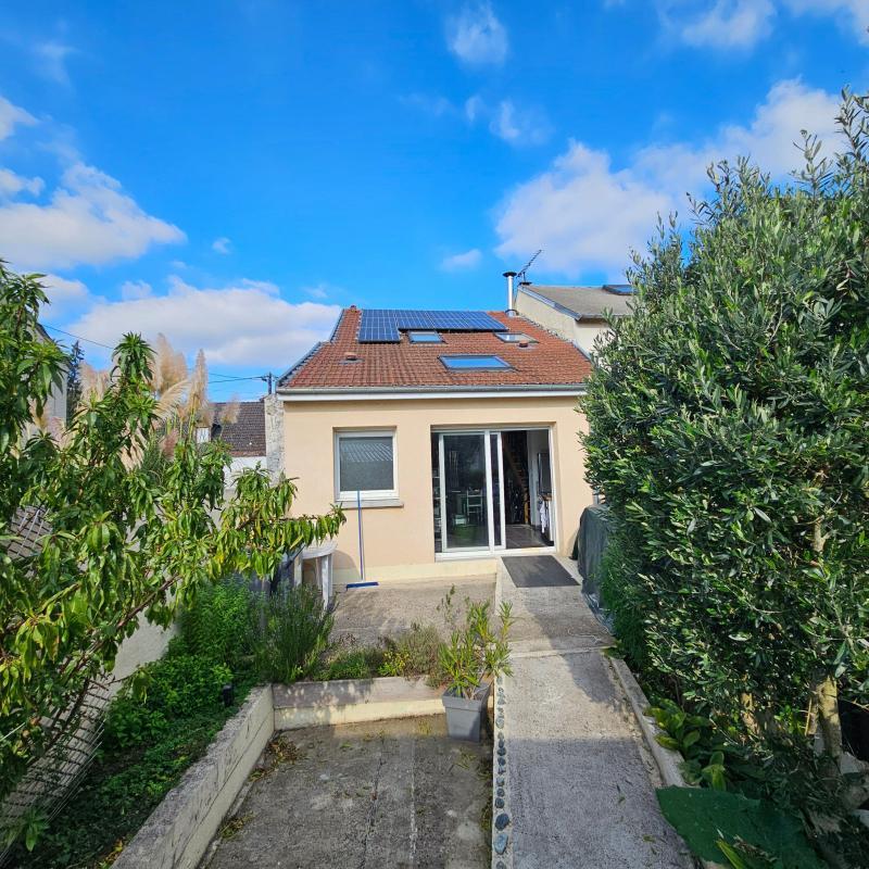 Maison - 102 m² - 4 pièces