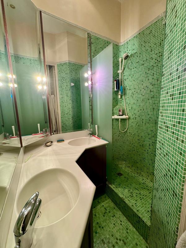 Appartement - 145 m² - 6 pièces