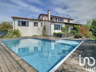 Maison - 196 m² - 7 pièces