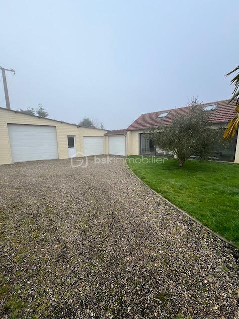 Propriété - 240 m² - 9 pièces