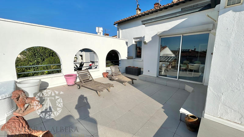 Appartement - 139 m² - 5 pièces