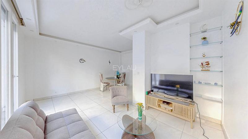 Appartement - 82 m² - 3 pièces