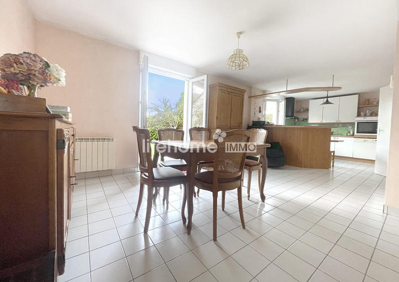 Maison traditionnelle - 94 m² - 5 pièces