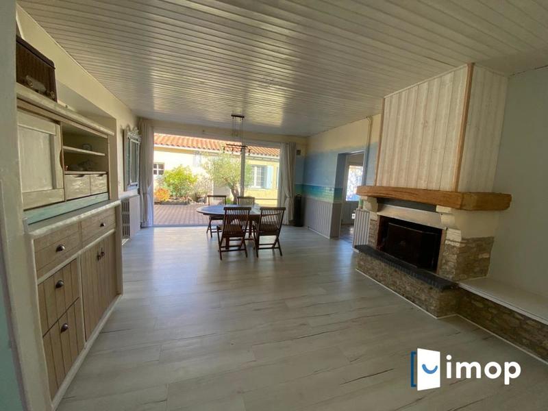 Maison - 209 m² - 7 pièces