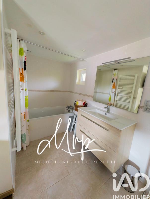 Maison - 197 m² - 7 pièces