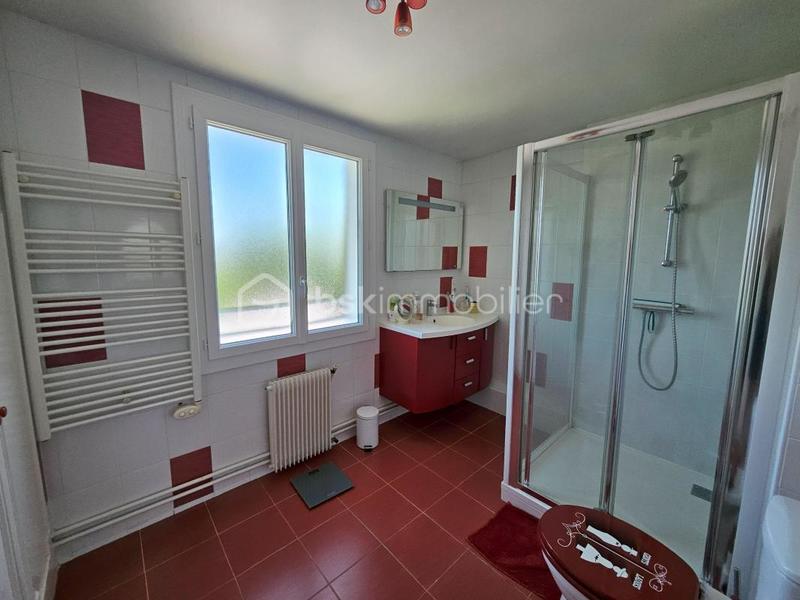 Maison traditionnelle - 104 m² - 4 pièces