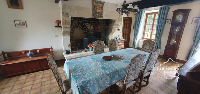 Propriété - 207 m² - 7 pièces