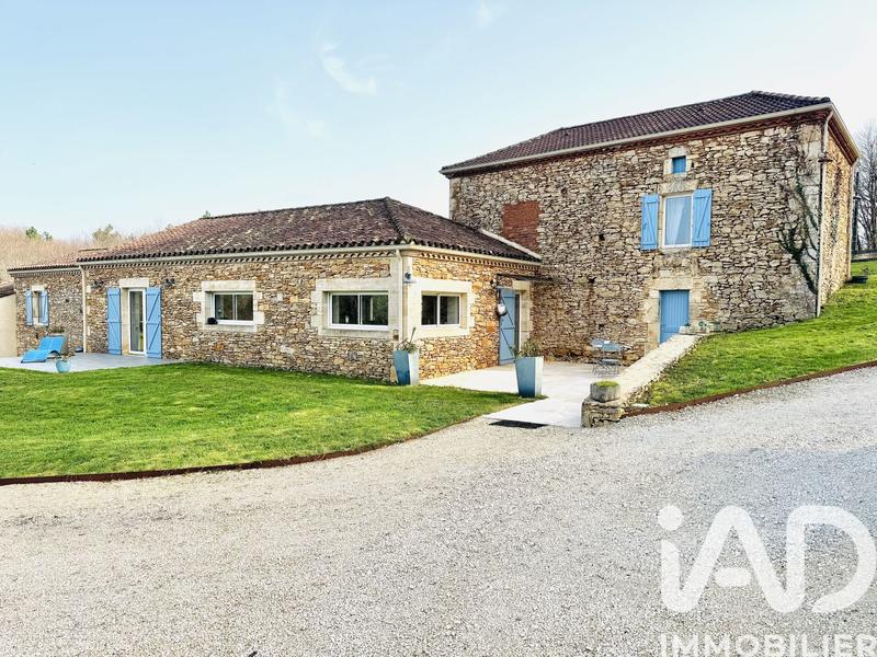 Maison - 200 m² - 5 pièces