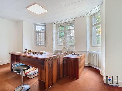 Bureau - 102 m² - 4 pièces