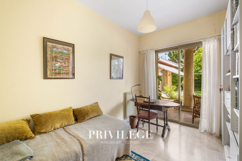 Maison - 200 m² - 6 pièces