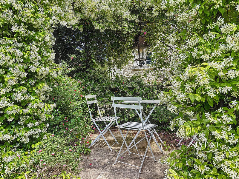 Maison ancienne - 552 m² - 10 pièces