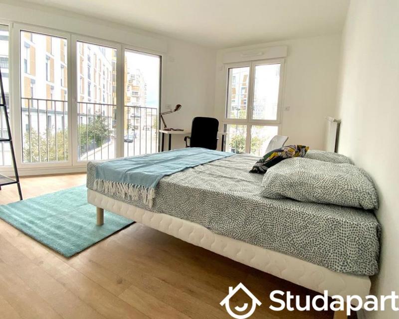 Chambre - 13 m² - 1 pièce