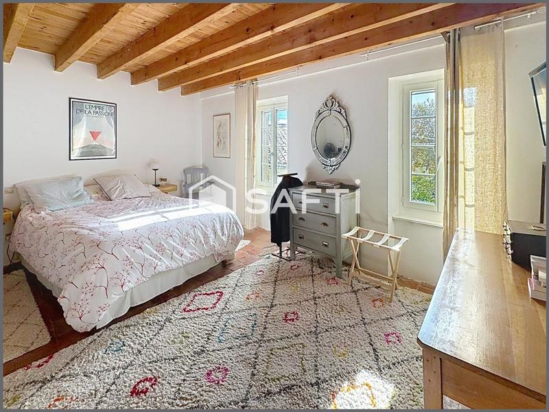 Maison - 140 m² - 5 pièces