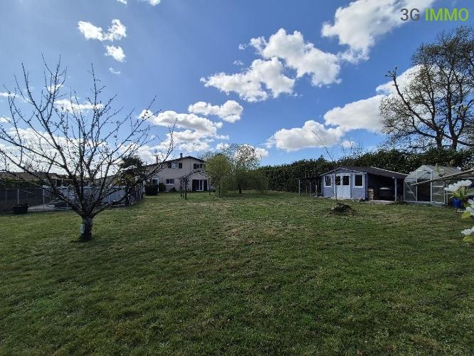 Maison traditionnelle - 145 m² - 7 pièces