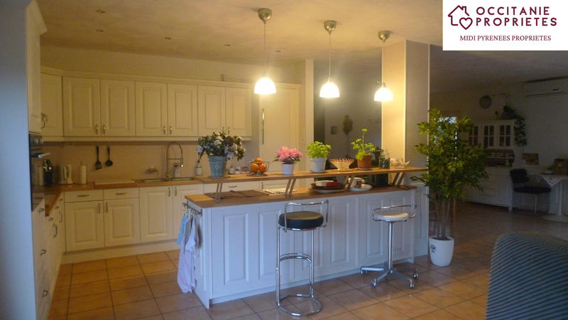 Villa - 250 m² - 4 pièces