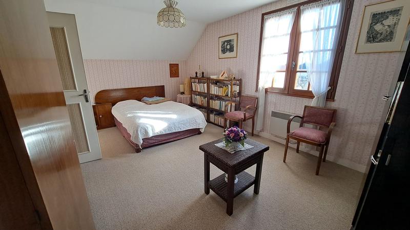 Maison - 181 m² - 7 pièces