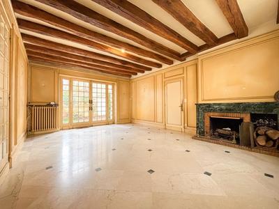 Maison - 349 m² - 15 pièces