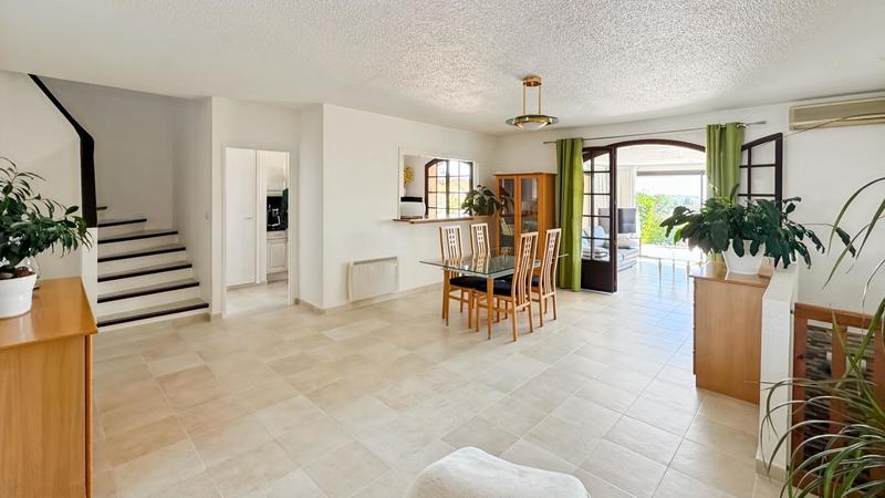 Maison - 150 m² - 5 pièces