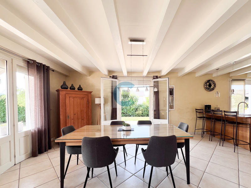 Maison - 137 m² - 5 pièces