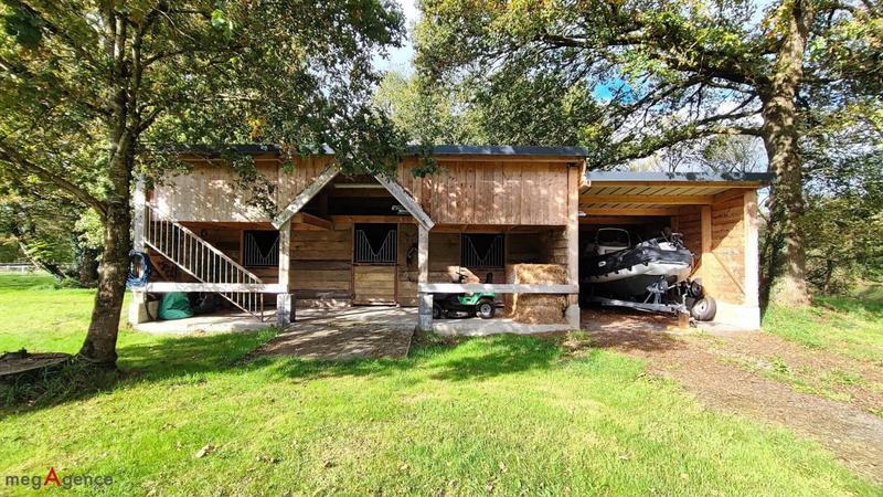 Maison - 340 m² - 17 pièces