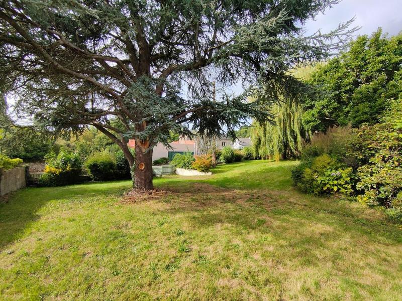 Terrain constructible - 1 695 m²