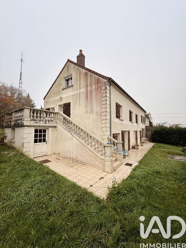 Maison - 230 m² - 7 pièces