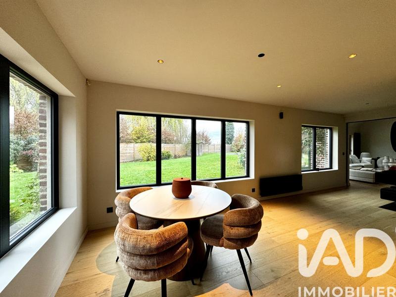 Maison - 210 m² - 5 pièces