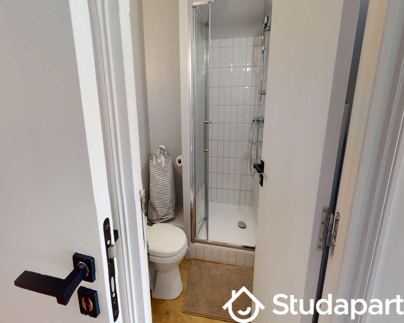 Chambre - 100 m² - 1 pièce