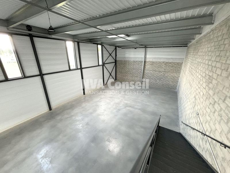 Entrepôt - 371 m²